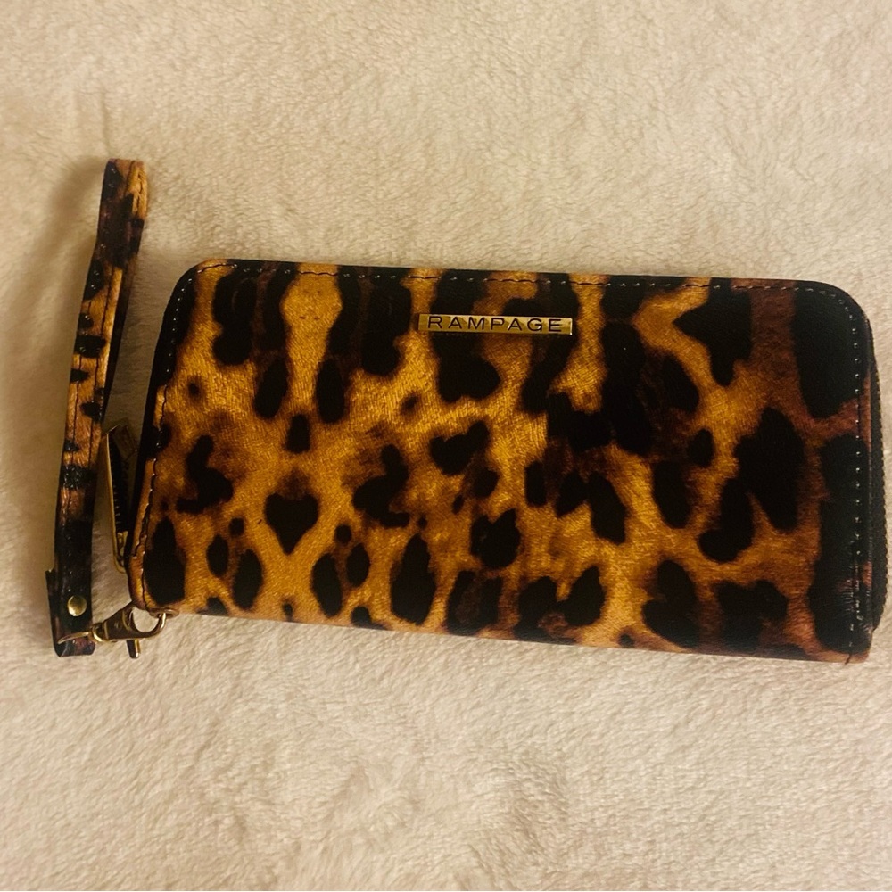 Wallet/Wristlet by Rampage-Leopard Print Gold Hardware NWOT